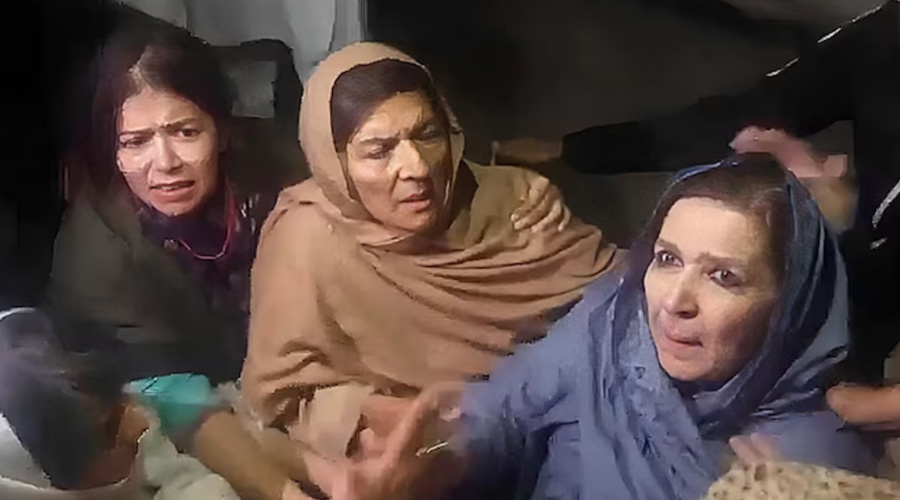 ইমরান খানের বোনদের ওপর পুলিশের নির্মম হামলা